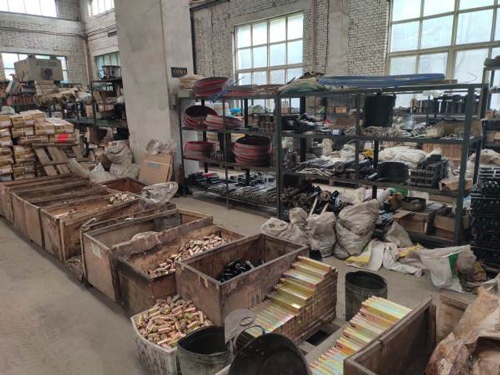 滑塊、電路板、刀架、定位盤、行程開關、水泵等